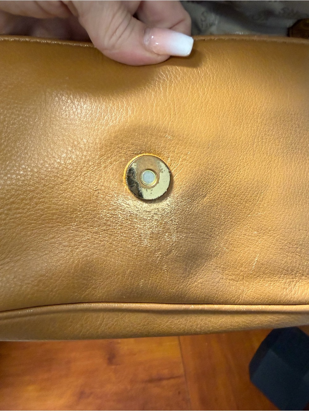 Michael Kors Caramel Leather Shoulder Bag with Gold Chain Strap - Picture 3 of 5